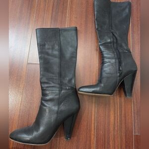 Vince Camuto Black Heeled Boots Sleek Design